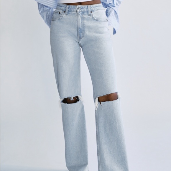 Abercrombie Curve Love High Rise 90s Relaxed Raw Hem Destroy Jean - Picture 2 of 7